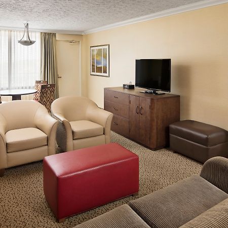 Crowne Plaza Louisville Airport Expo Ctr By Ihg Extérieur photo